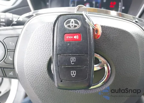 2023 Toyota Corolla Cross Xle z USA, uszkodzony, nr VIN 7MUEAABG2PV057820